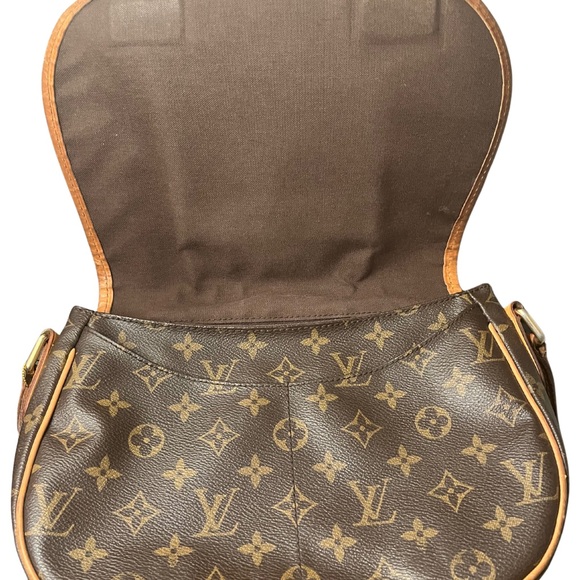 Louis Vuitton EUC Menilmontant PM Monogram Shoulder Bag - Picture 14 of 17
